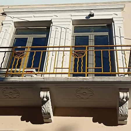 Marika's Neoclassical Apartament *